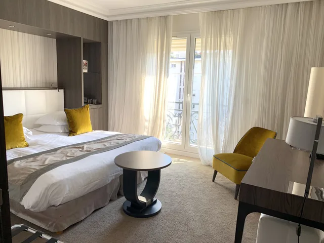 غرفة بريفيليج بسرير مزدوج بإطلالة على المسبح، Le Canberra 5/8