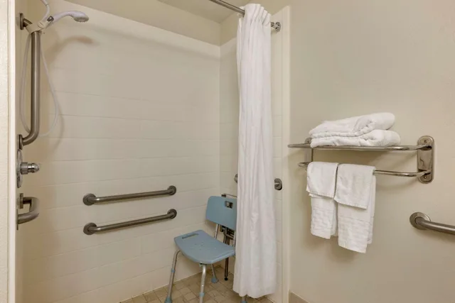 غرفة لذوي الإعاقة، Best Western Plus Omaha Airport Inn 3/3