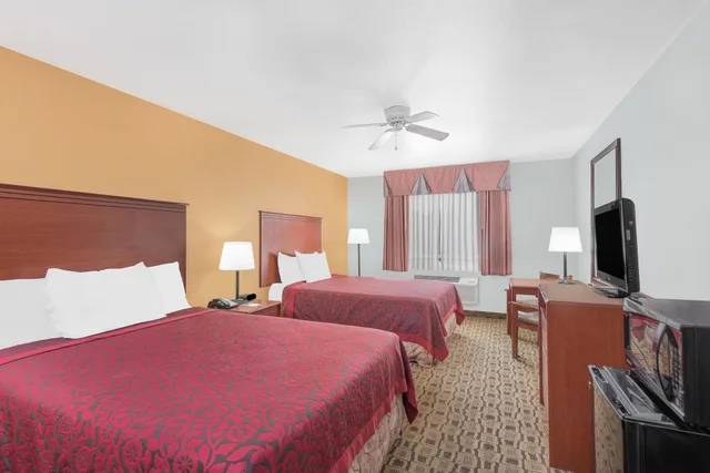 غرفة قياسية بسريرين كوين، Days Inn By Wyndham Lamar 2/6