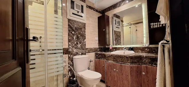 غرفة بسرير كوين بإطلالة على النهر، Trans Nile Hotel 6/7