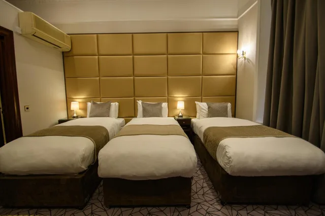 غرفة كلوب ثلاثية، Hyde Park International Hotel 1/10