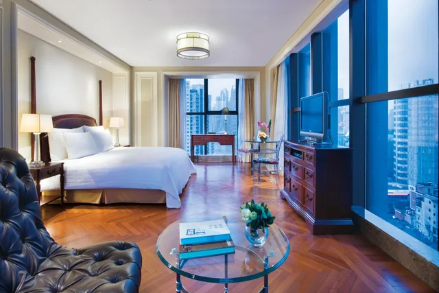 Deluxe, Suite, Sunrise On the Bund 2/2
