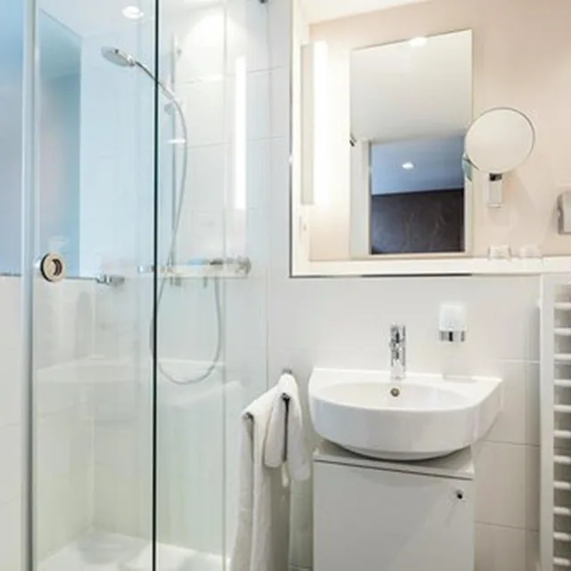 جناح جونيور بسرير كينج، Mintrops Stadt Hotel Margarethenhohe 9/10