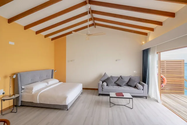 Lagoon Villa, King Bed, Sofa، Joy Island Maldives 3/6