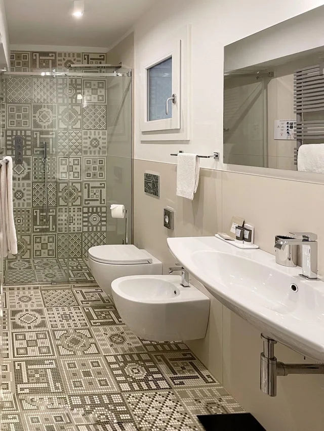 Junior Suite, Front View, Annex, Ground Floor، Touring Hotel Bologna 2/2