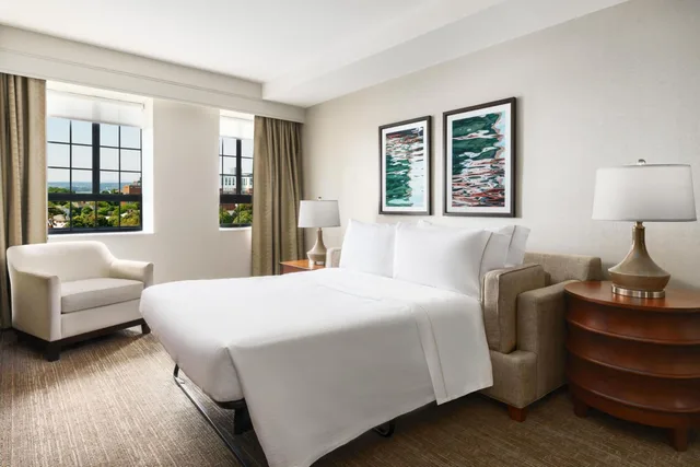 جناح جونيور سوبيريور بسرير كينج بإطلالة على المدينة بغرفة نوم واحدة لذوي الإعاقة، The Westin Portland Harborview 1/4