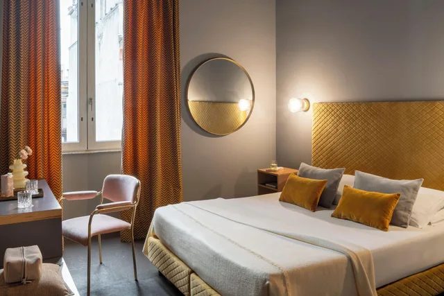 Connecting, Family, Milani Hotel 1/7