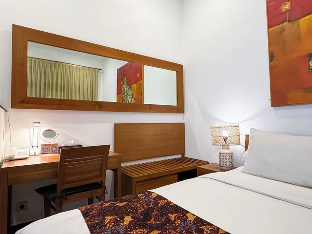 غرفة سوبيريور بسرير كينج، Rumah Mertua Heritage Yogyakarta 5/7