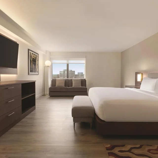 غرفة بسريرين كوين بحوض استحمام لذوي الإعاقة، Doubletree By Hilton Bloomington Minneapolis South 1/8