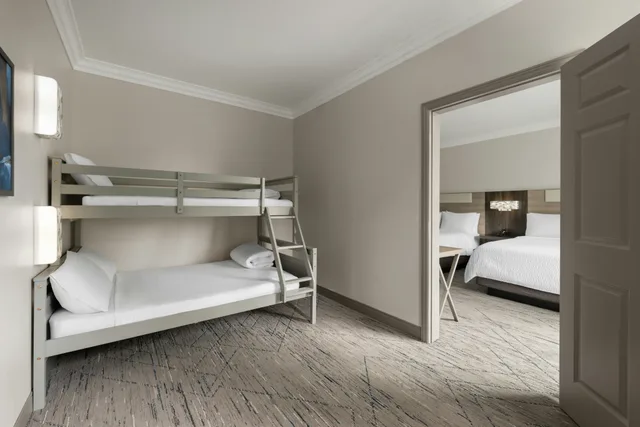 جناح بسريرين كوين، Holiday Inn Express Hotel And Suites Paso Robles 5/8