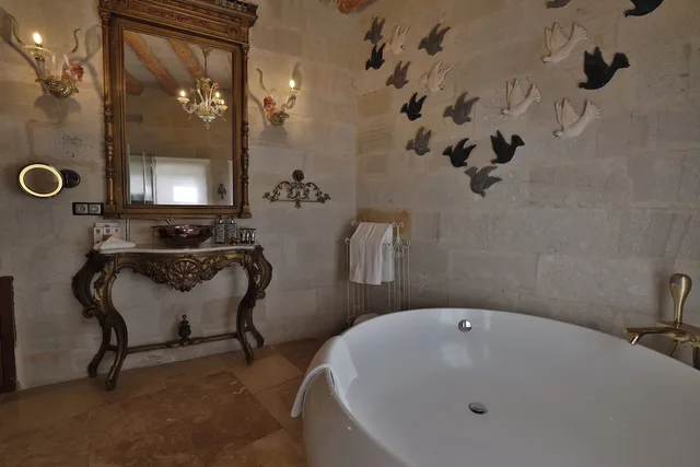 جناح جونيور بسرير كينج، Elika Cave Suites Cappadocia, Curio Collection by Hilton 9/10