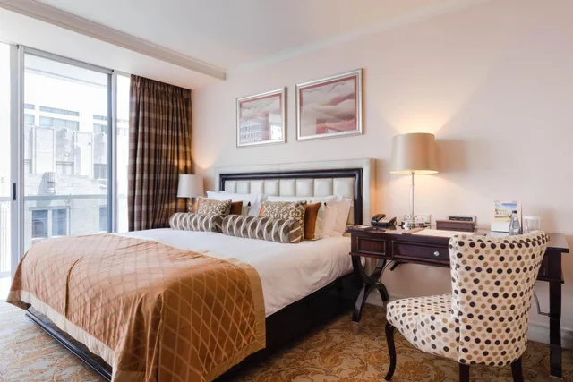 Suite, King Bed, Taj Cape Town 3/10