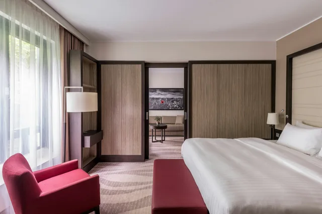 Suite, Munich Airport Marriott Hotel 1/3