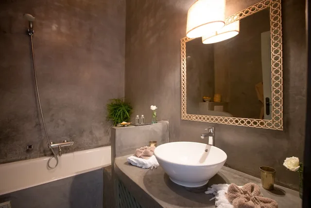 غرفة قياسية بسرير كوين بحوض استحمام، Riad Olema et Spa 2/2