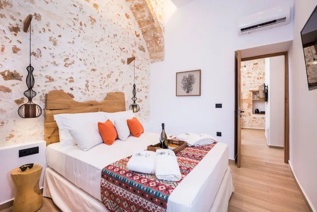 1 Bedroom, Suite, Queen Bed, No Balcony, 2 Sofa, Madonna Del Mare 1/7