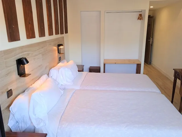 غرفة بسريرين منفصلين بشرفة، Hotel 153 1/7