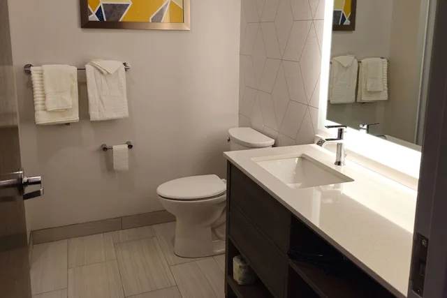 Standard, King Bed, Comfort Inn & Suites at Sanford Sports Complex 4/8