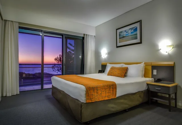 One Bedroom Spa Apartment Ocean View, Quality Resort Sorrento Beach 2/9