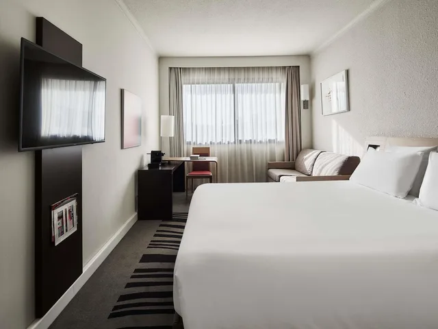 غرفة عائلية بسرير مزدوج مع أريكة، Novotel Athenes 3/9