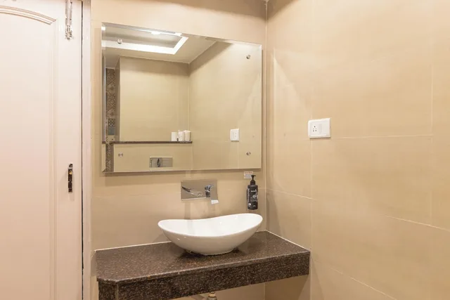 Superior, Triple, 1 Queen and 1 Single Bed, Balcony, Garden Access، Riverside Resort 6/8