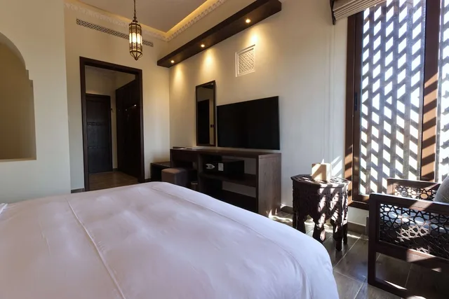 Deluxe, King Bed, Al Badayer Sharjah Resort 2/2