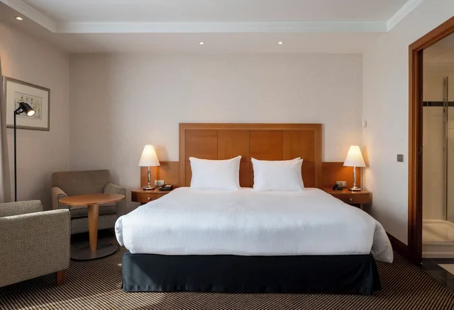 Junior Suite, King Bed, Park View, Club Floor، Crowne Plaza Brussels Airport 1/5