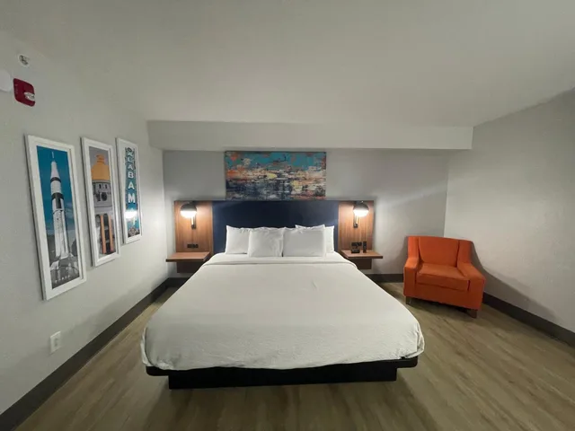 جناح بسرير كينج بغرفة نوم واحدة، La Quinta Inn & Suites by Wyndham Birmingham Homewood 2/8