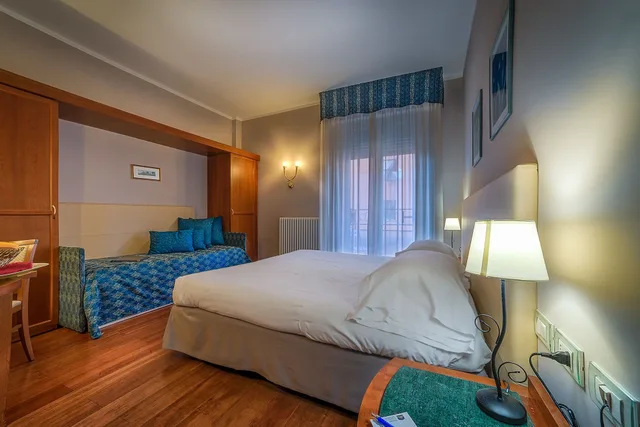 غرفة ثلاثية بسرير مزدوج وسرير فردي، Hotel Maggiore Bologna 3/5