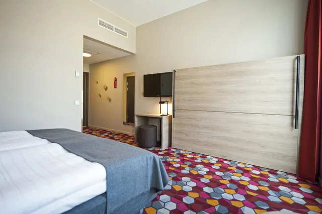 غرفة عائلية بسريرين منفصلين وسرير بطابقين، Motel L Hammarby Sjostad 3/4