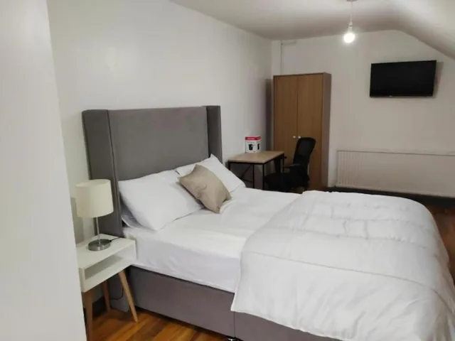 غرفة قياسية بسرير مزدوج بحمام مشترك، The Silver City Hotel 2/2