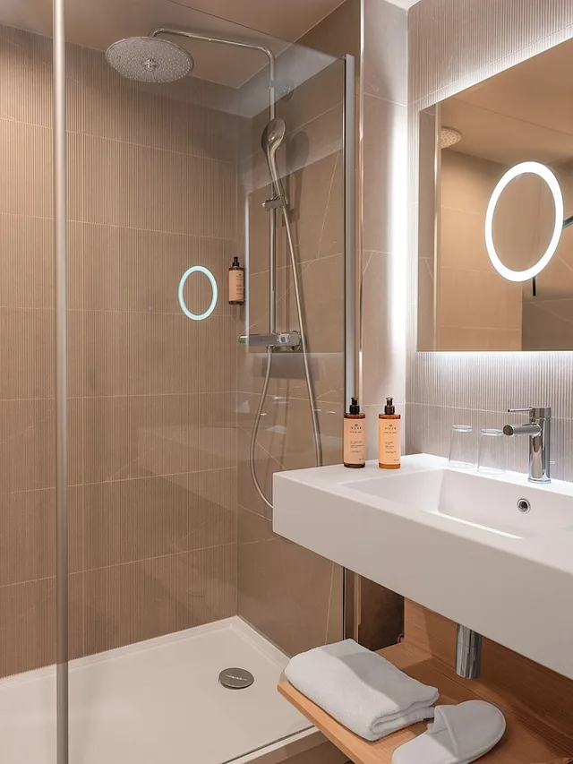 غرفة كلاسيكية بسريرين منفصلين، Hotel Mercure Paris Boulogne Pont de Saint Cloud (Janvier 2026) 4/5