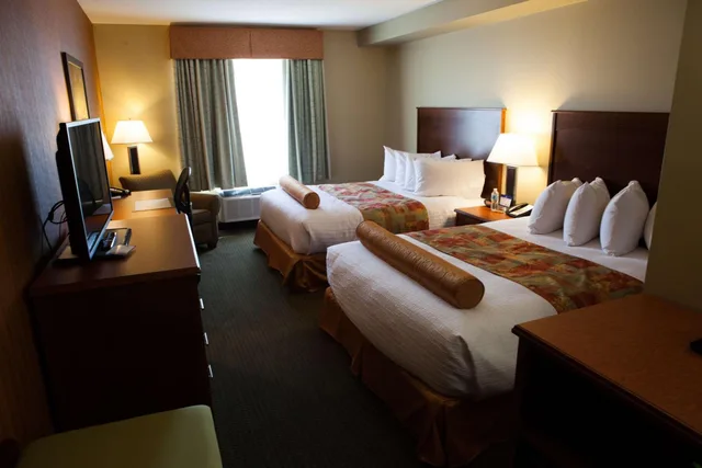 غرفة بسرير كوين، Best Western Plus Service Inn and Suites 3/8