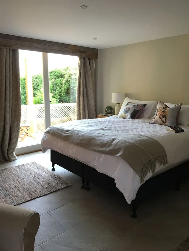 Garden, King Bed، Bridleway Bed And Breakfast 2/10