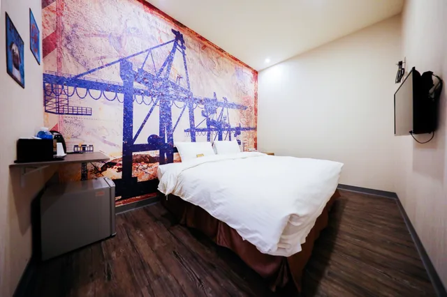 Standard, Double Bed, No Window، Skyone Hotel 4/5