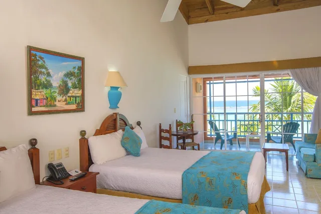 Room, King Bed, Sea Front، Whalabocachica 1/2