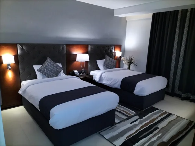 غرفة قياسية بسريرين منفصلين، Tulip Inn Majan 1/1