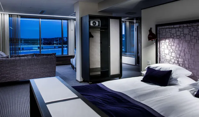 جناح بسرير كينج بإطلالة على البحيرة، Best Western Plus John Bauer Hotel 2/3