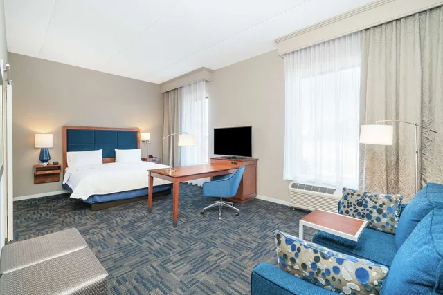 Studio, Suite, King Bed, Hampton Inn & Suites Newburgh Stewart Airport 3/4