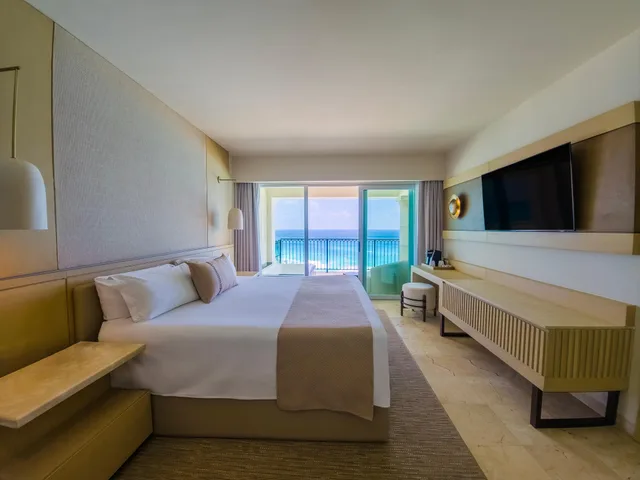 غرفة فاخرة بسرير مزدوج بإطلالة على الشاطئ، Grand Park Royal Cancun All Inclusive 1/6