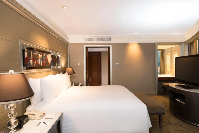 جناح بسرير كينج، Intercontinental Bangkok 3/5