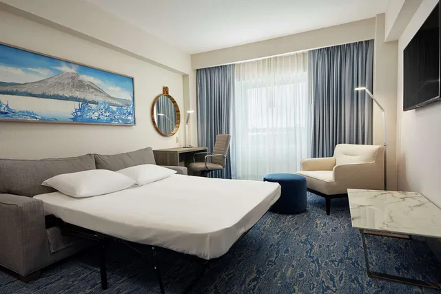 جناح بسرير كينج بغرفتين مع أريكة، Doubletree By Hilton Managua 1/3