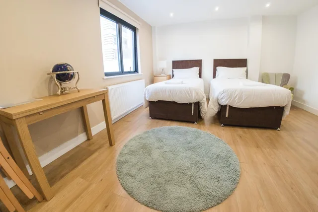 استوديو، Ilford Tower Apartments 4/10