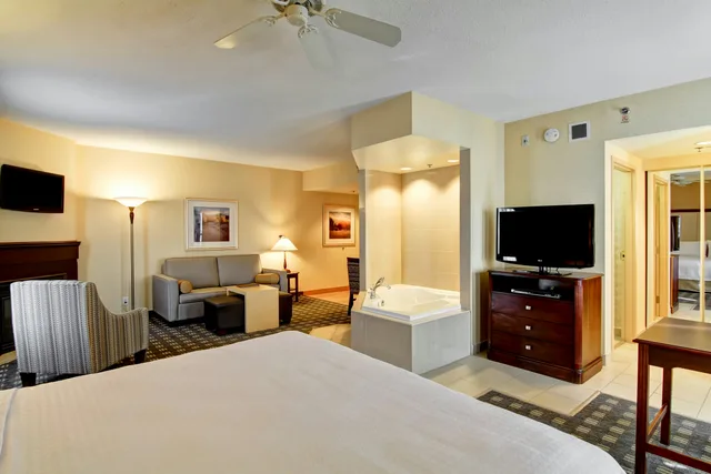 استوديو بسرير كينج بجاكوزي، Homewood Suites By Hilton Toronto Mississauga 2/3