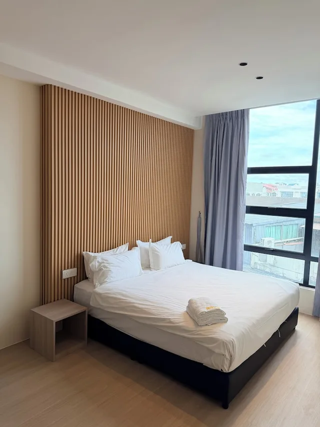 شقة بسرير كينج وسريرين كوين، Roxy Hotel Apartment 5/10