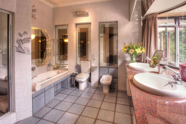 جناح بسرير كوين، Villa Simonne 10/10
