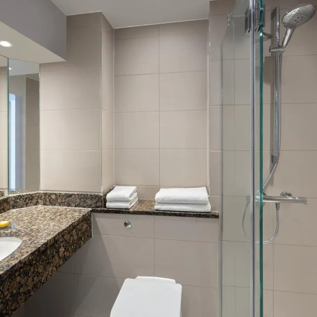 غرفة تنفيذية بسرير كينج مع دخول الصالة، Delta Hotels by Marriott Bristol City Centre 4/4