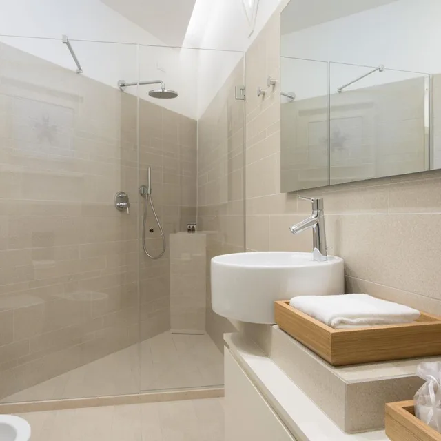 جناح بشرفة، Hotel Cavalieri Palace 4/4