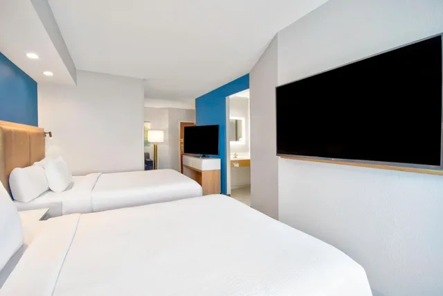 Suite, 2 Queen Beds, Sofa, Accessible, Springhill Suites By Marriott Erie 1/5