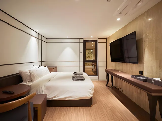 Hinoki, Queen Bed, Hotel Cullinan Wangsimni 1/1