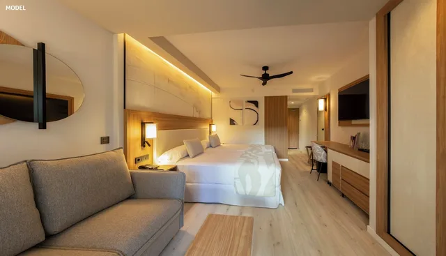 غرفة بشرفة مفردة بسرير كوين، Riu Palace Nautilus - Adults Only 7/10